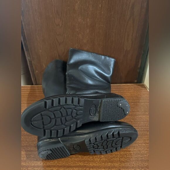 Black Knee-High lined winter Boots - Picture 3 of 7